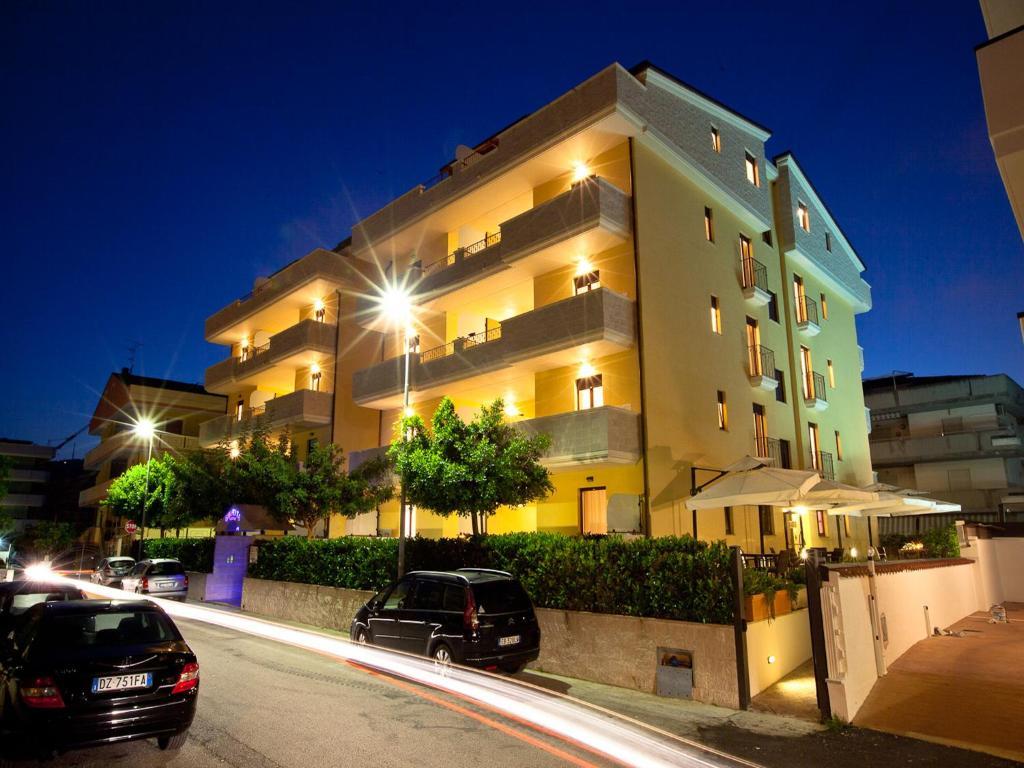 Residence La Guirita Tortoreto Eksteriør billede