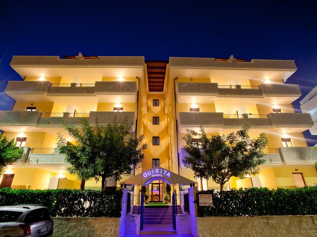Residence La Guirita Tortoreto Eksteriør billede